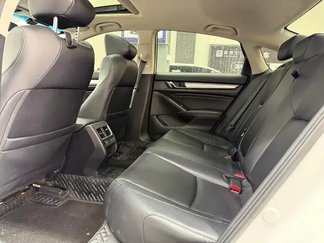 Honda Accord — Фото автомобиля 6