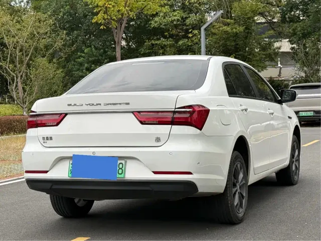 BYD Qin — Фото автомобиля 4