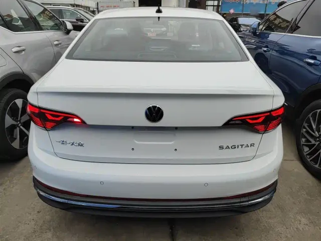 Volkswagen Sagitar — Фото автомобиля 5