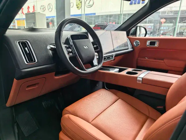 Li Auto L9 — Фото автомобиля 10