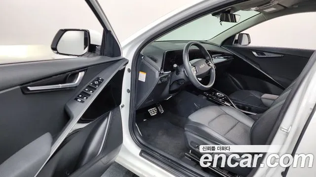 Kia Niro The All New Niro Signature — Фото автомобиля 10