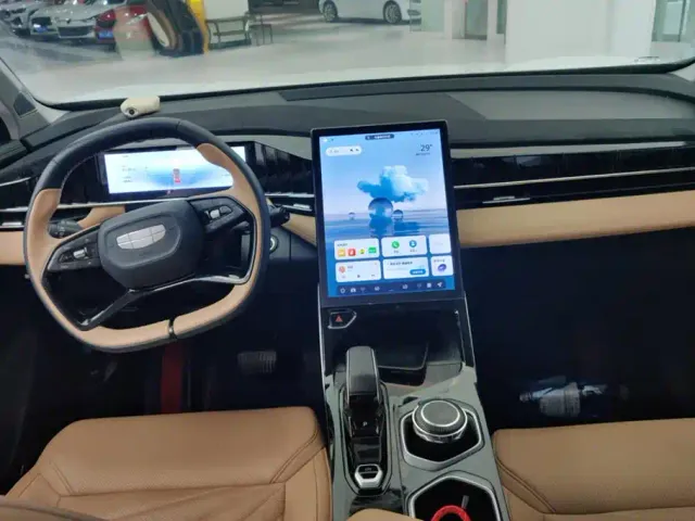 Geely Boyue L — Фото автомобиля 12