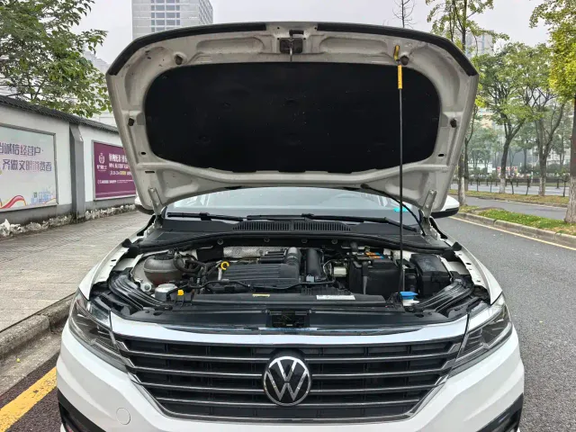 Volkswagen Lavida — Фото автомобиля 9