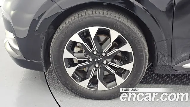 Kia Carnival Generation 4 — Фото автомобиля 5