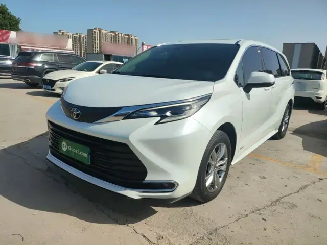 Фотография автомобиля — Toyota Sienna