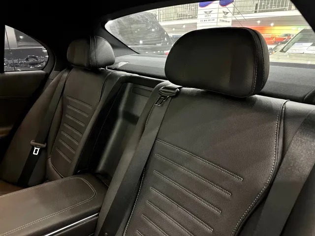 Mercedes-Benz C-Class — Фото автомобиля 16