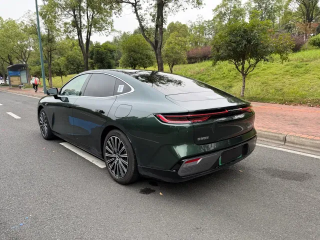 Geely Galaxy Xingyao 8 — Фото автомобиля 12