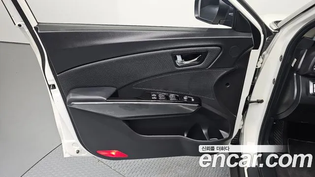 KG_Mobility_Ssangyong TIBOLI Very New Tivoli Бензин 1.5 2WD — Фото автомобиля 24