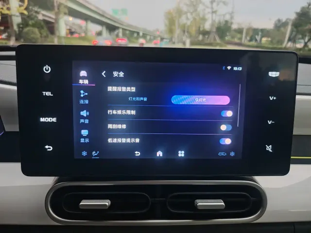 Geely Panda — Фото автомобиля 10