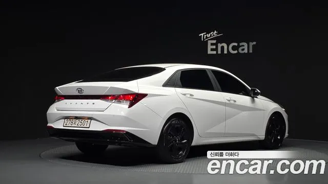 Hyundai Avante CN7 — Фото автомобиля 2
