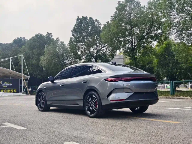 BYD Qin L — Фото автомобиля 8