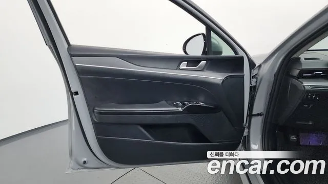 Kia K5 Новый K5 3 поколение 2.0 LPi(Для проката) — Фото автомобиля 23