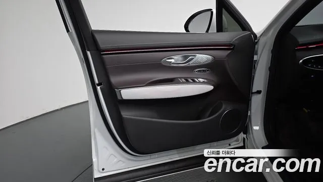 Genesis GV70 — Фото автомобиля 13
