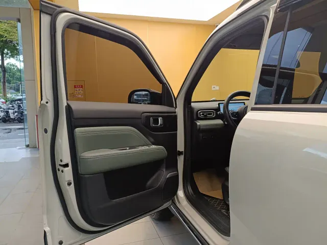 Baojun Yep Plus — Фото автомобиля 7
