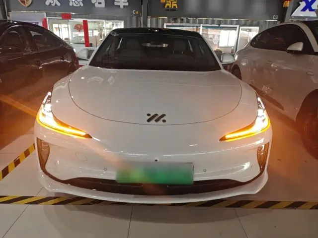 IM Motors L6 — Фото автомобиля 2