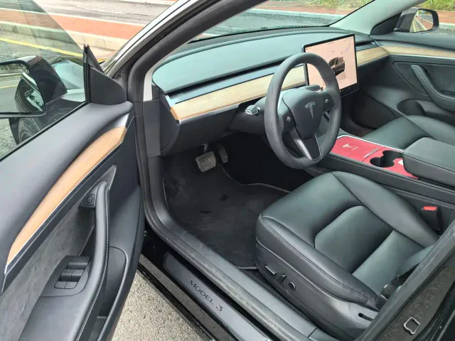 Tesla Model 3 — Фото автомобиля 7