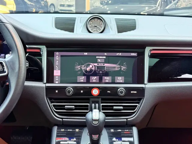 Porsche Macan — Фото автомобиля 13