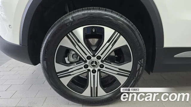 Mercedes-Benz EQA — Фото автомобиля 5