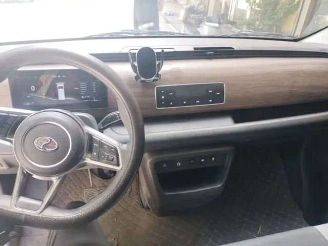 Ruichi New Energy EC75 — Фото автомобиля 12