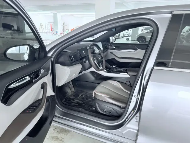 BYD Qin PLUS — Фото автомобиля 14