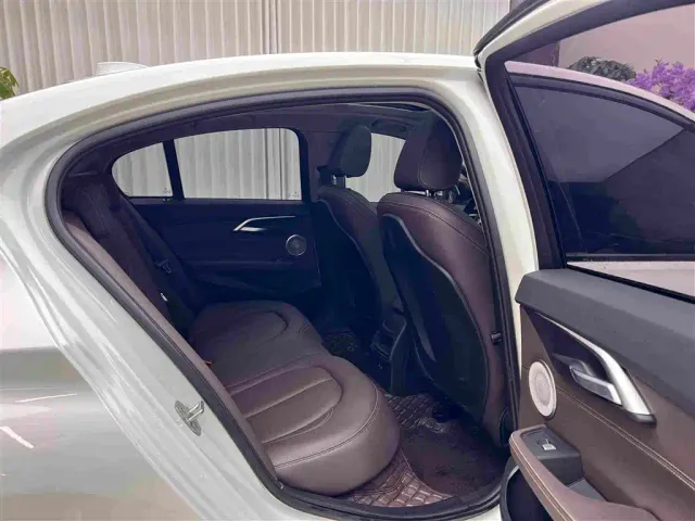 BMW 1 Series — Фото автомобиля 11