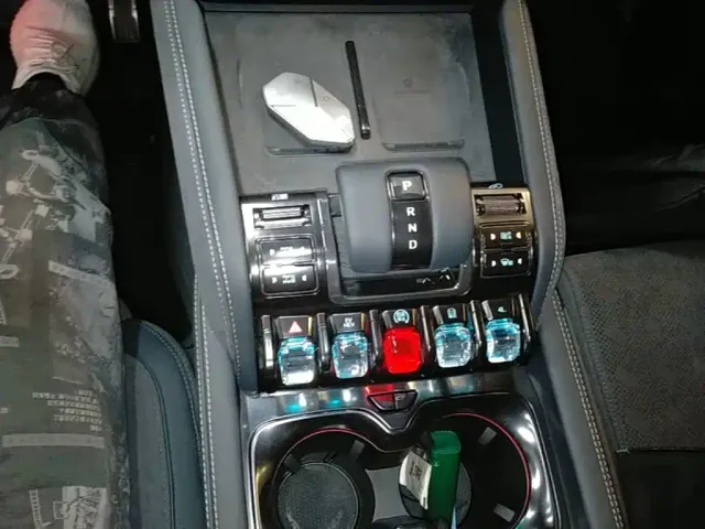 BYD FangChengBao Leopard 5 — Фото автомобиля 13