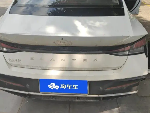Hyundai Elantra — Фото автомобиля 4