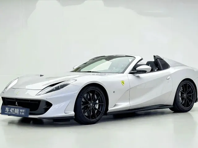 Фотография автомобиля — Ferrari 812