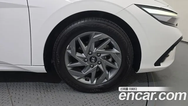 Hyundai AVANTE Новый Avante (CN7) — Фото автомобиля 21
