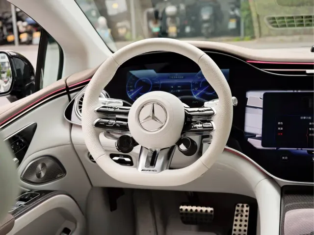 Mercedes-Benz EQS AMG — Фото автомобиля 16