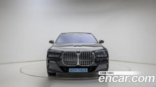 BMW i7 G70 — Фото автомобиля 3