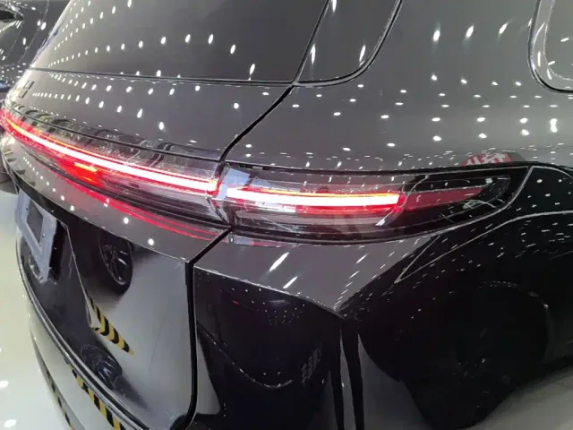 Li Auto L9 — Фото автомобиля 7