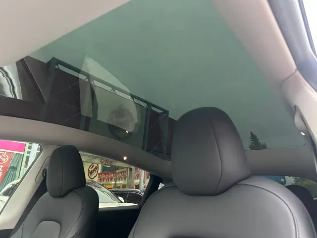 Tesla Model Y — Фото автомобиля 20