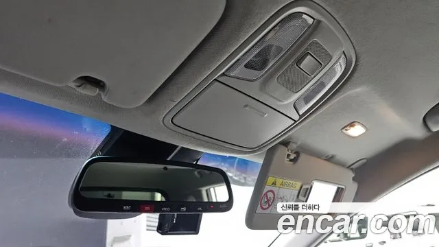Kia Niro — Фото автомобиля 27