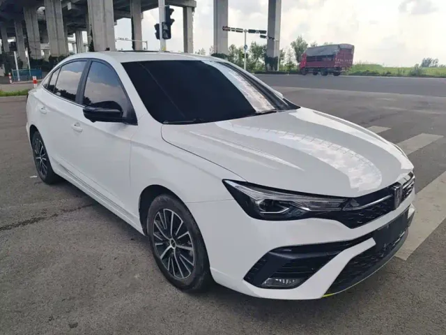 Roewe i5 — Фото автомобиля 3
