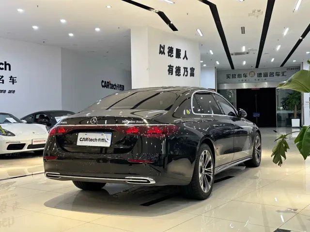 Mercedes-Benz E-Class — Фото автомобиля 11