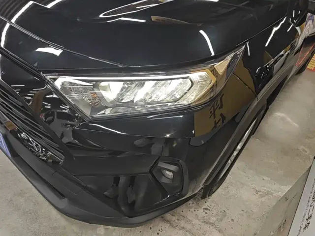 Toyota RAV4 — Фото автомобиля 23