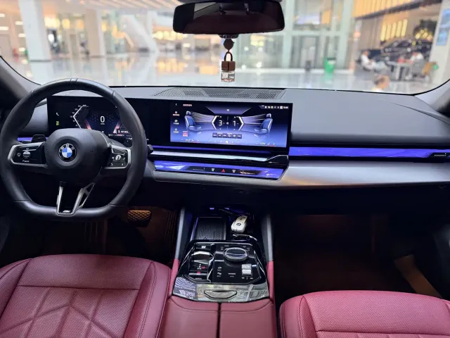 BMW 5 Series — Фото автомобиля 13