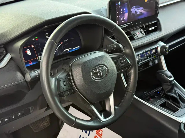 Toyota RAV4 — Фото автомобиля 8