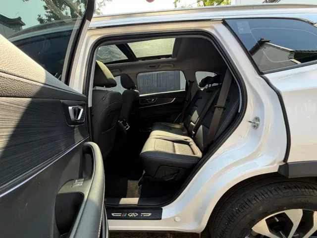 Chery Tiggo 8 — Фото автомобиля 15