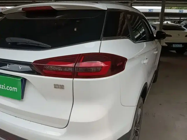 Geely Boyue — Фото автомобиля 7