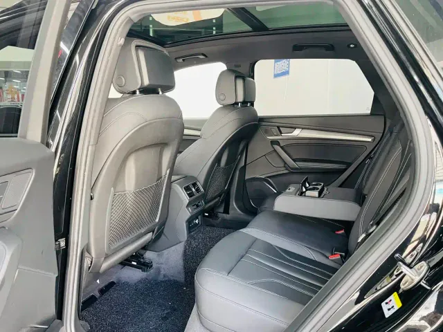 Audi Q5L — Фото автомобиля 10