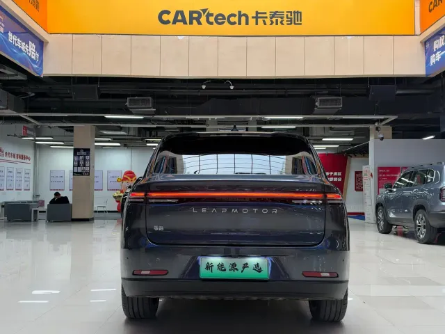Leapmotor C10 — Фото автомобиля 5