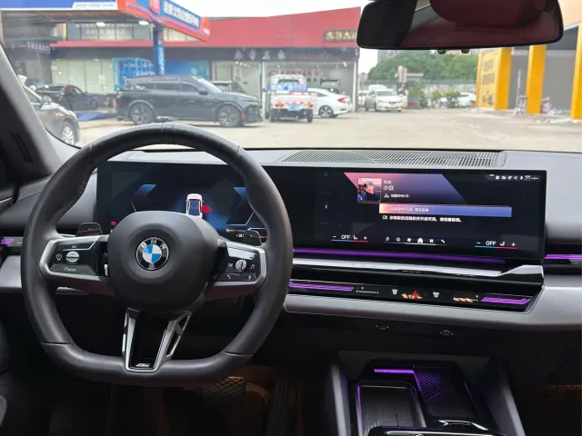 BMW 5 Series — Фото автомобиля 5