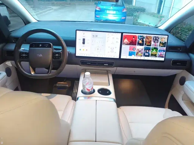 Li Auto MEGA — Фото автомобиля 9