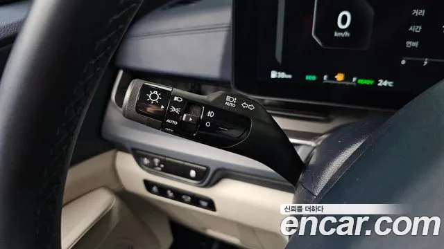 Kia Carnival Generation 4 — Фото автомобиля 21
