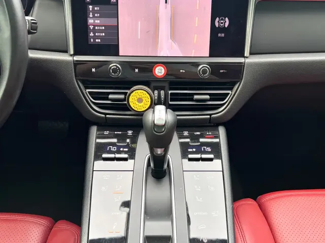 Porsche Macan — Фото автомобиля 6