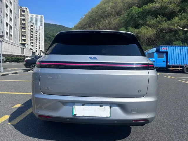 Li Auto L7 — Фото автомобиля 20