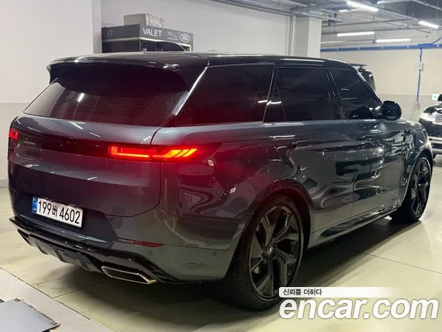 Land Rover Range Rover Sport — Фото автомобиля 3