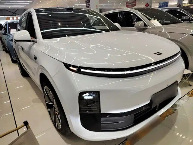 Li Auto L6 — Фото автомобиля 3
